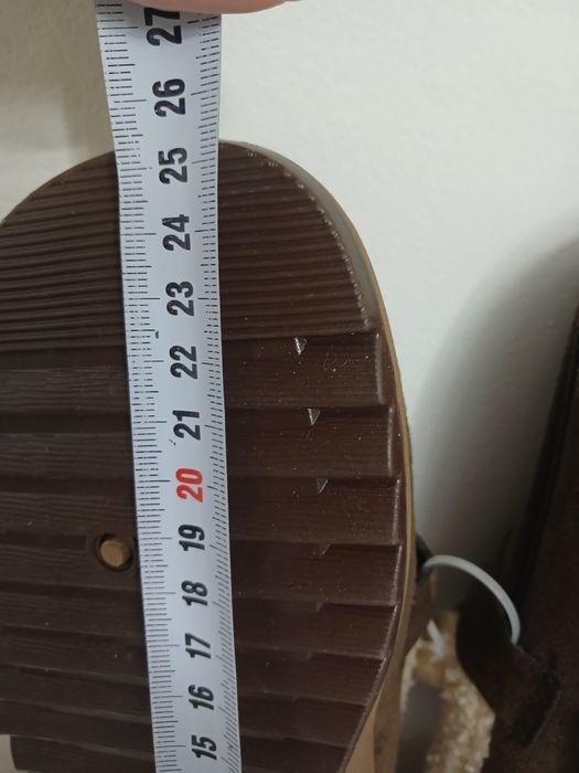 Автоледи   коричневого цвета