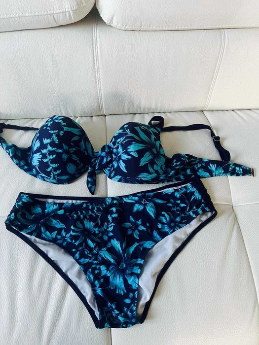 Бански от две части