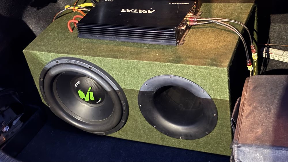 Сабвуфер с усилительем