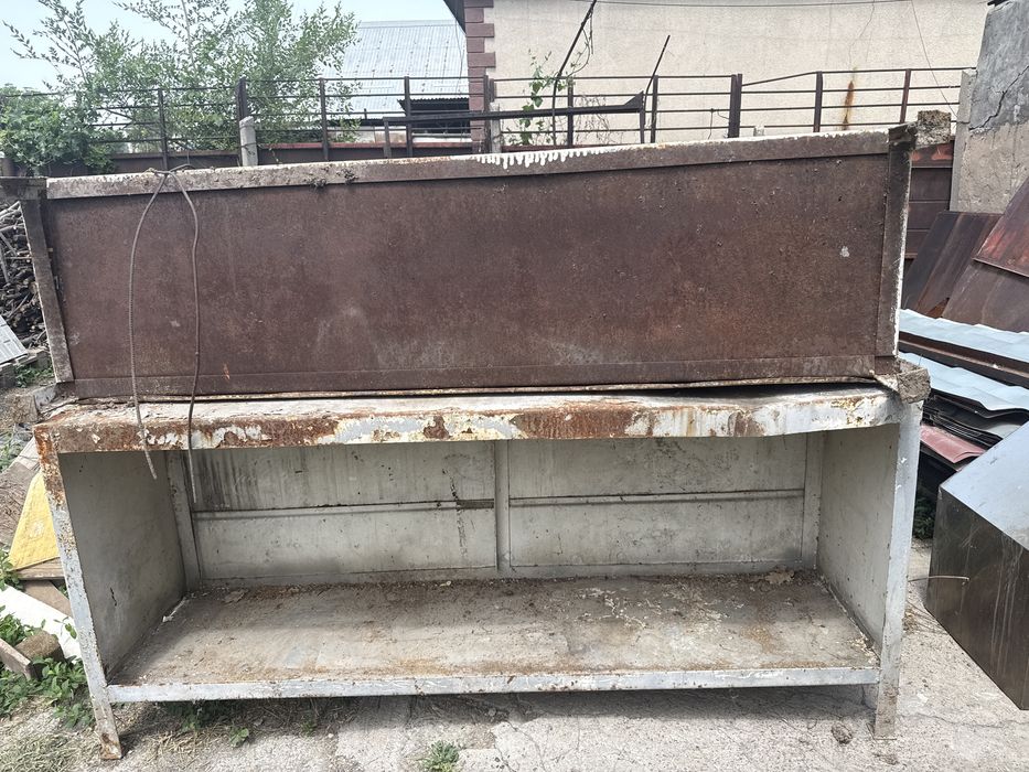 Стол железный прочный