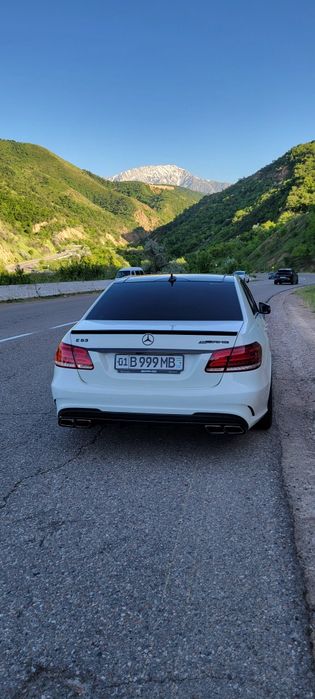 Mercedes Benz 212 AMG  (4 Matic)