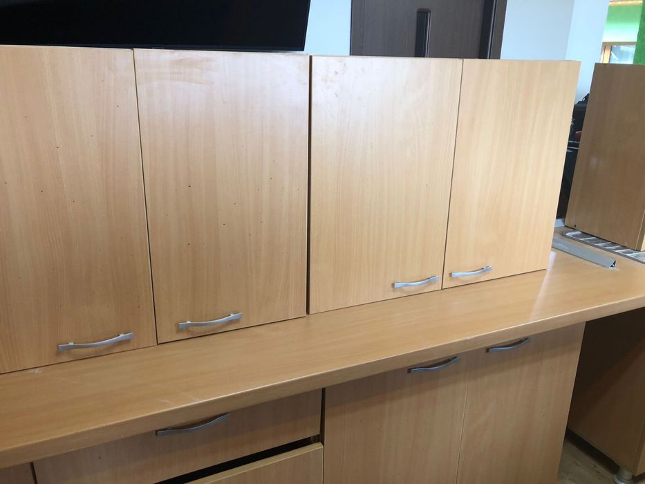 De vânzare mobilă de bucătărie – realizată la comandă