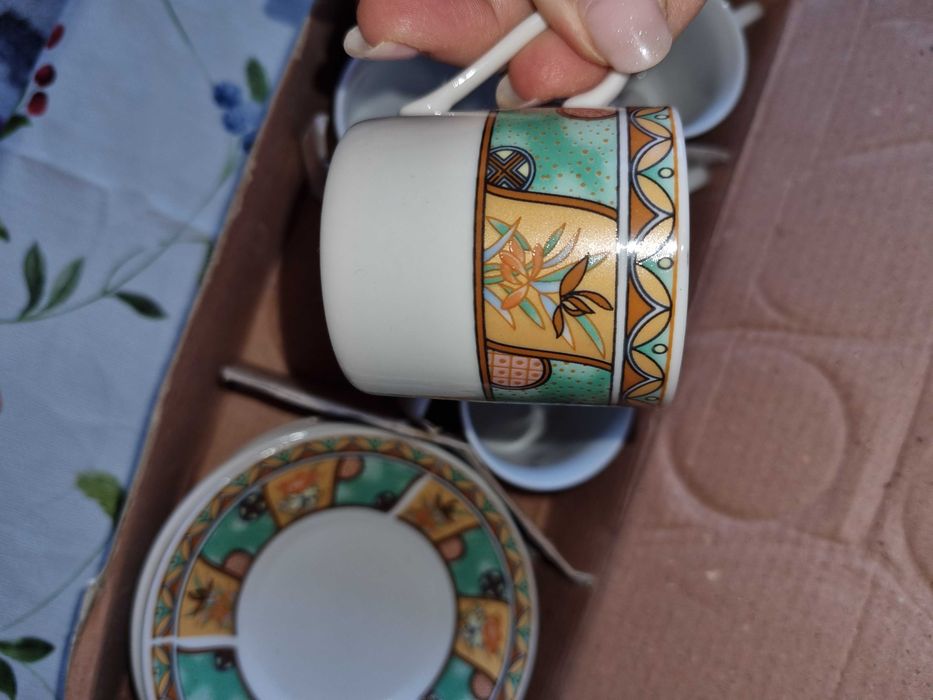 Сервиз за кафе 6 чаши с чинийки