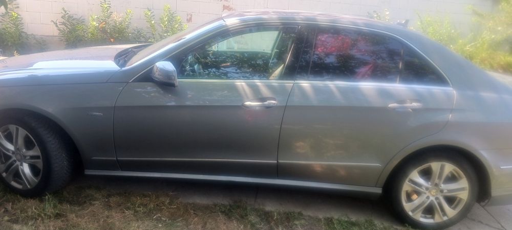 Mercedes e 220 stare bună 200 cp