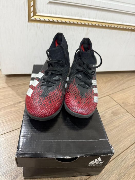 Сороконожки Adidas Predator