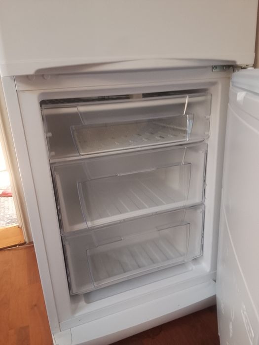 Продам новый холодильник