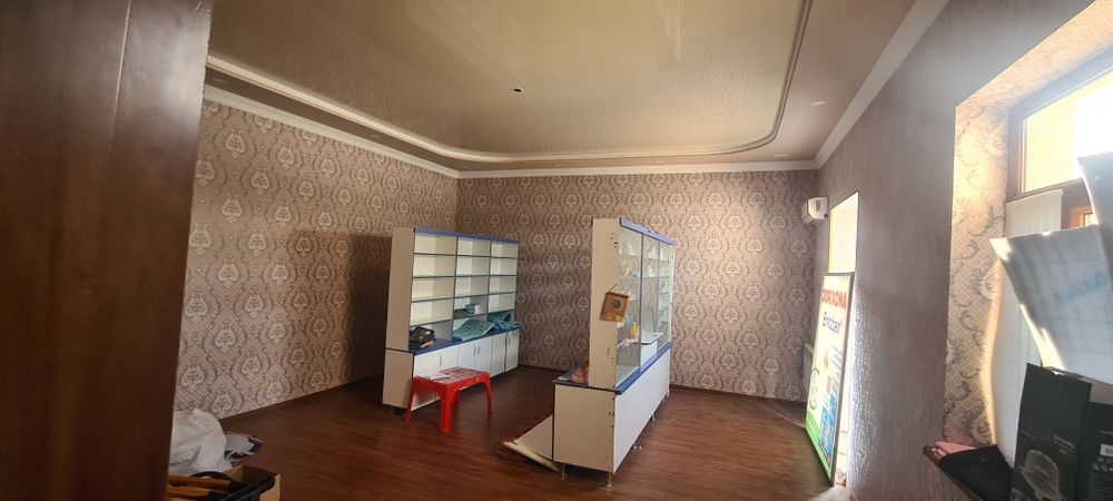 Урган ш. (Спутник) Навруз махалласида, йул буйида жойлашган турар жой