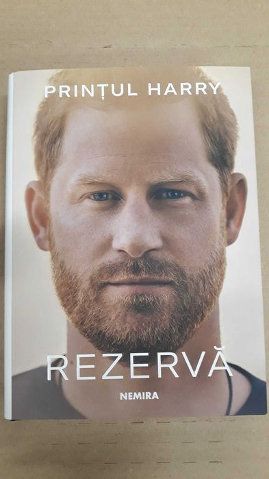Vand carte noua Prințul Harry - Rezervă (SPARE)