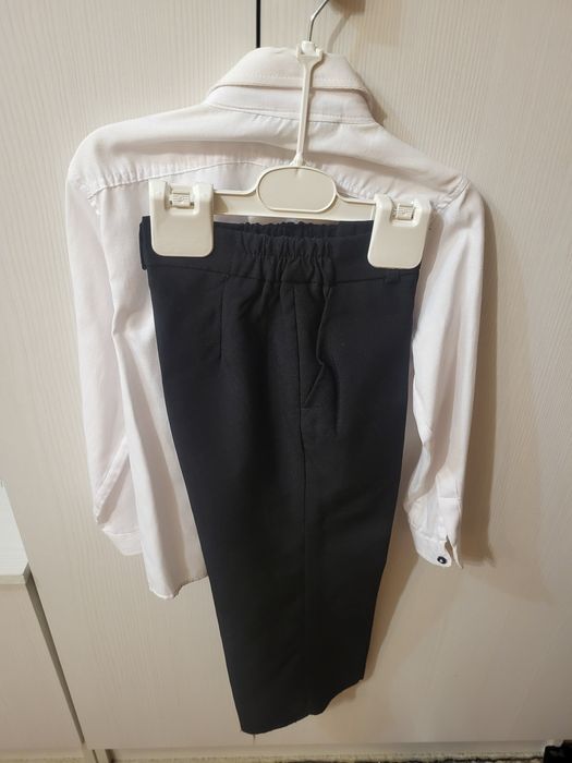 Продам комплект одежды для мальчика 4-5 лет