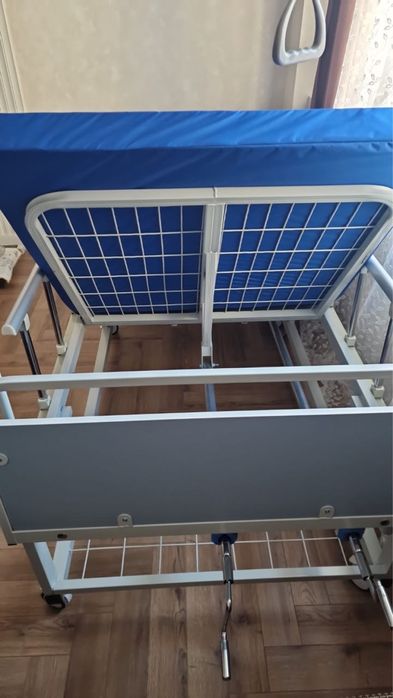 Медицинская кровать