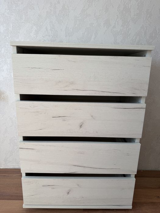 Продам комод для одежды