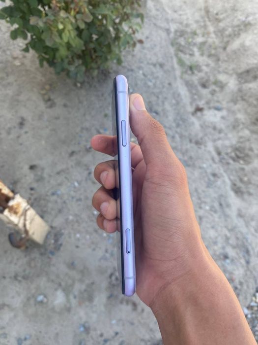 Iphone 11 xotirasi 128/72