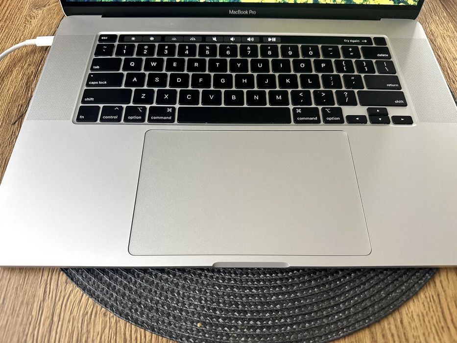 16' Macbook Pro 2019, 32GB RAM, 512GB SSD, Intel i-7