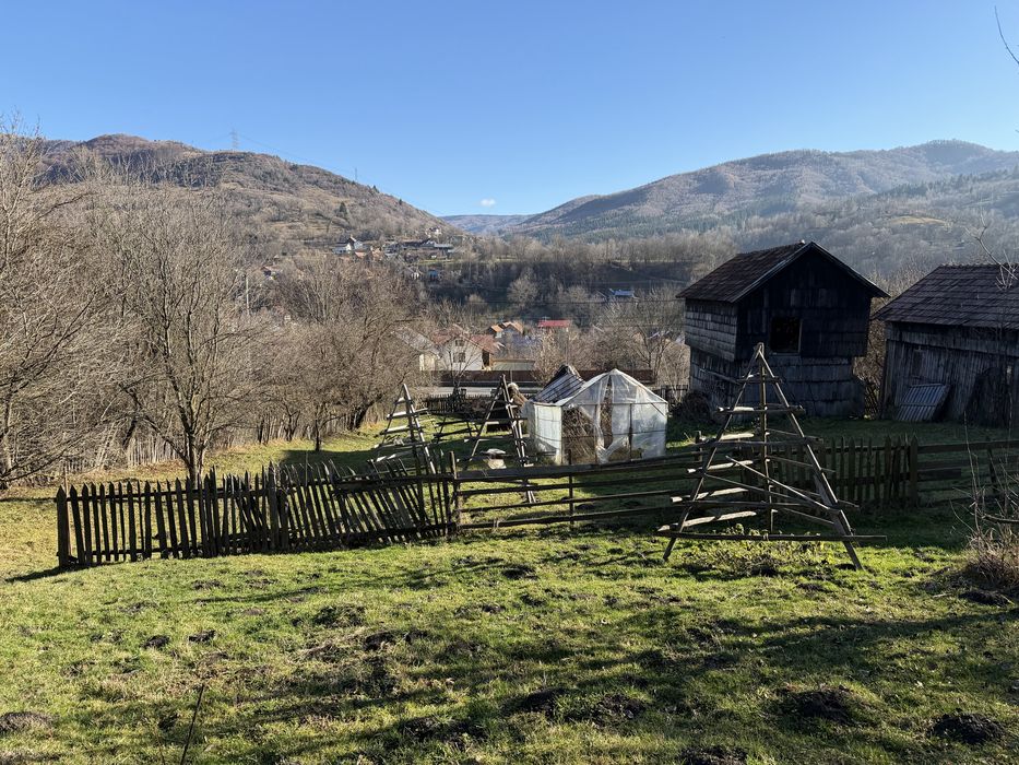 CASĂ + 1.500 mp teren intravilan – Valea Doftanei, vedere deosebita
