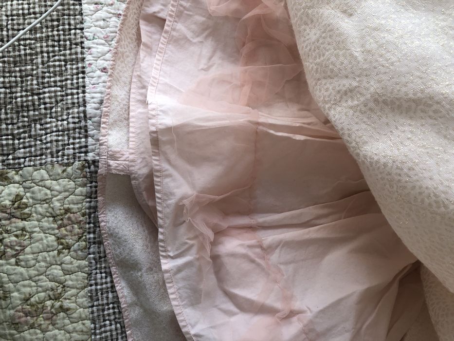 Продам платье б/у на 2-3 года