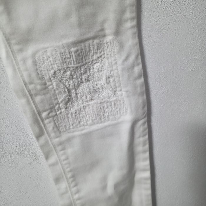 Pantaloni chino albi – smart casual, stare foarte bună