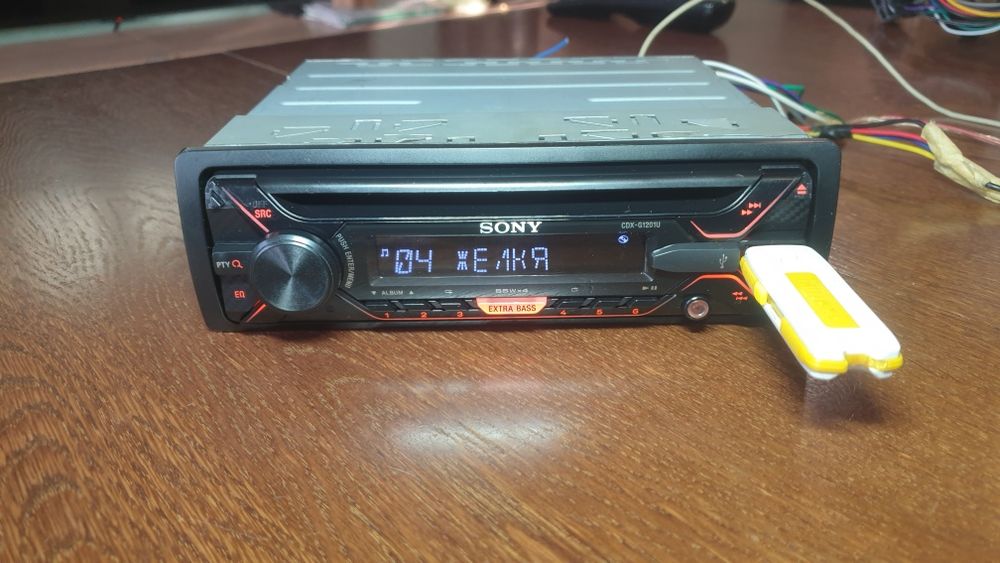 Авто радио плеър музика за кола Сони Sony CD MP-3 USB AUX