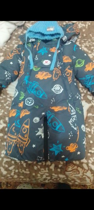 Продам зимний комбинезон на мальчика