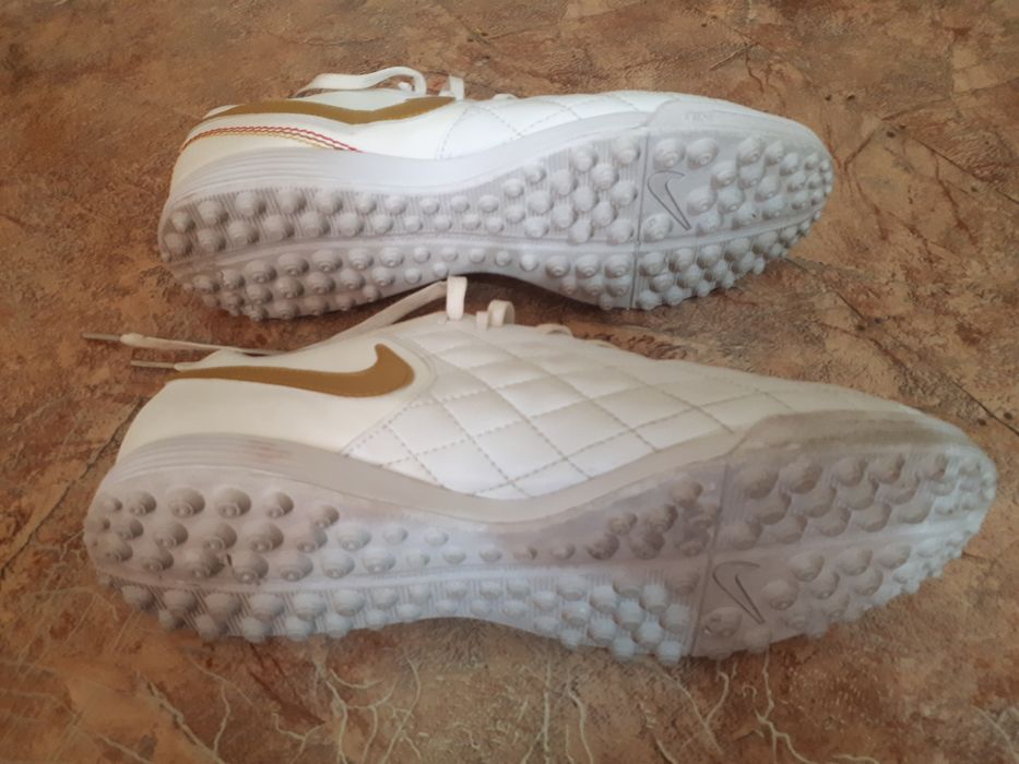 Бутсы, Подшлемник, Шары билярдные