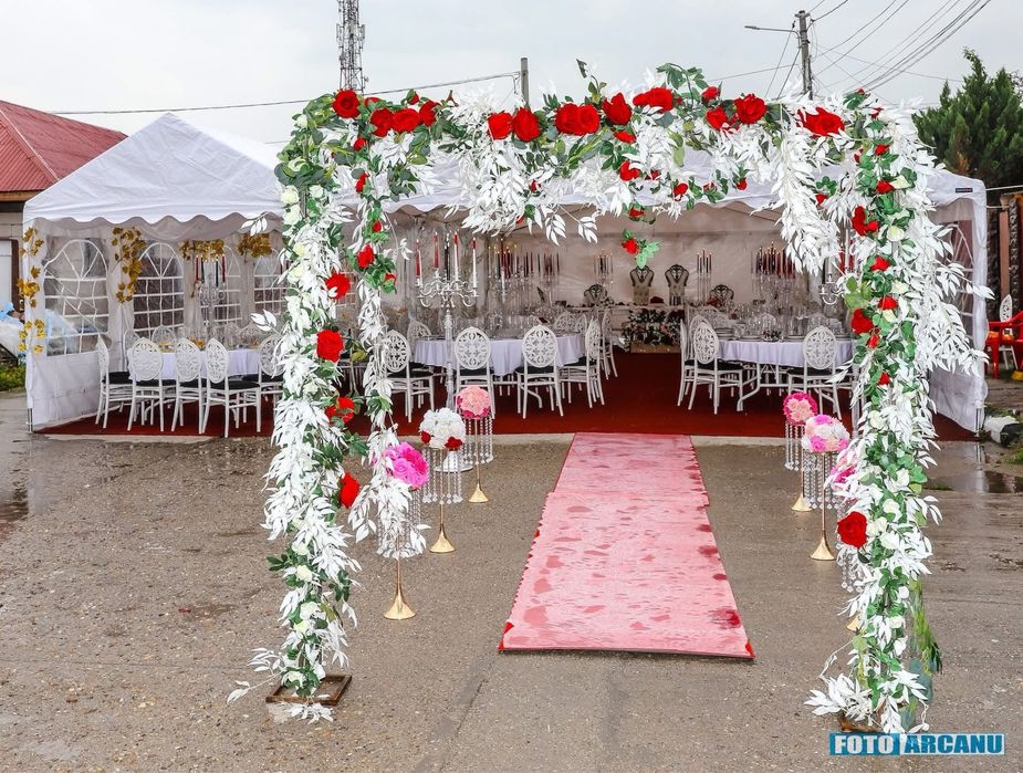 Corturi  Mese Scaune Vesela pentru orice fel de eveniment