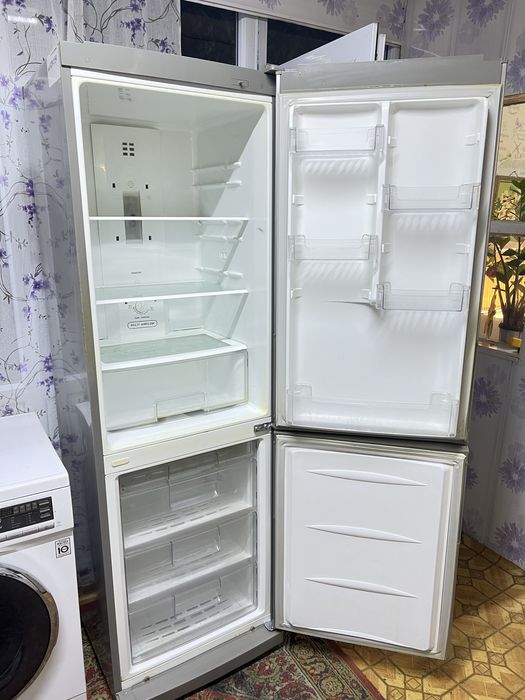 Продам Холодильник с Машинкой