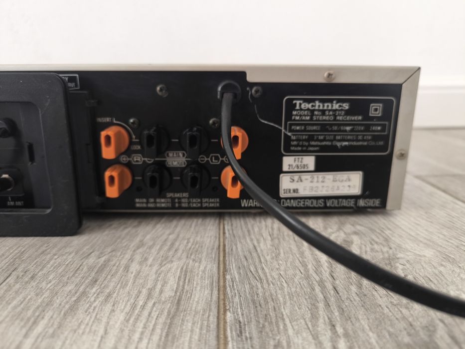 Receiver Technics SA 212