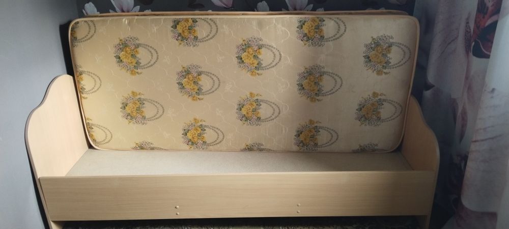 Кровать подростковая