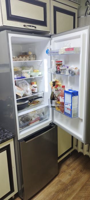 Продам холодильник Hansa новый