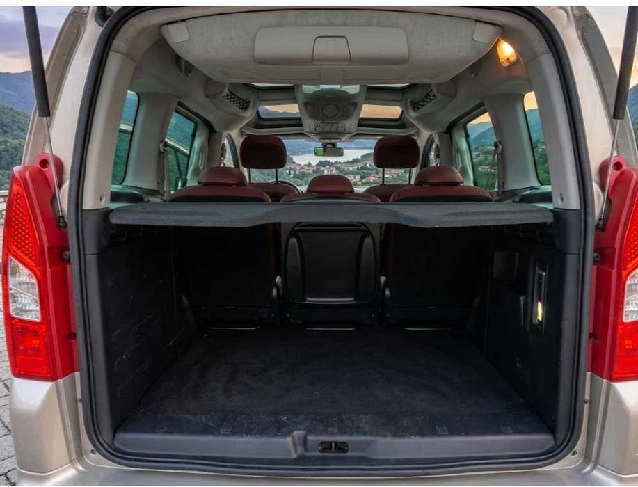 Транспортни услуги с лекотоварен автомобил (баничарка)