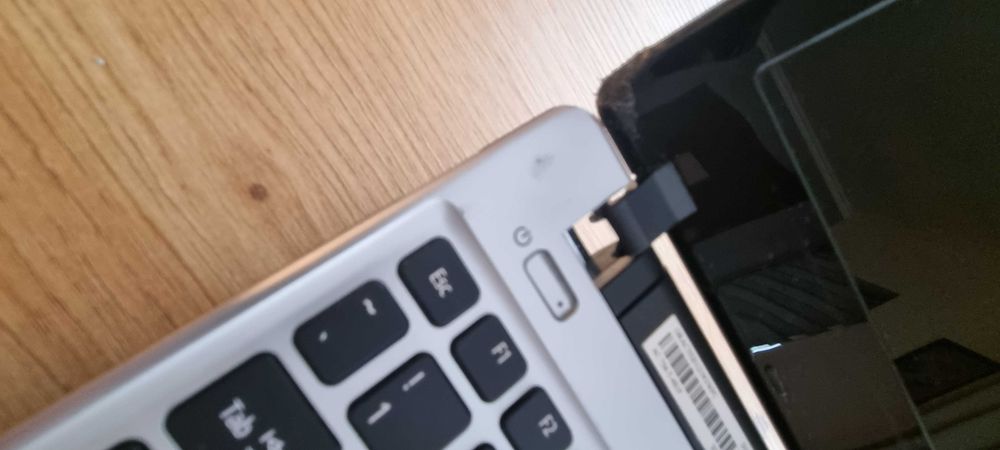 • Laptop Acer Ultra-portabil | Upgrade 8GB RAM | SSD 2566