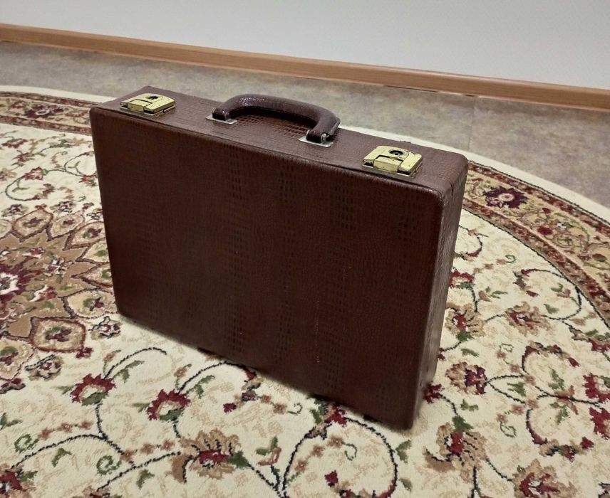 дипломат в отличном состоянии