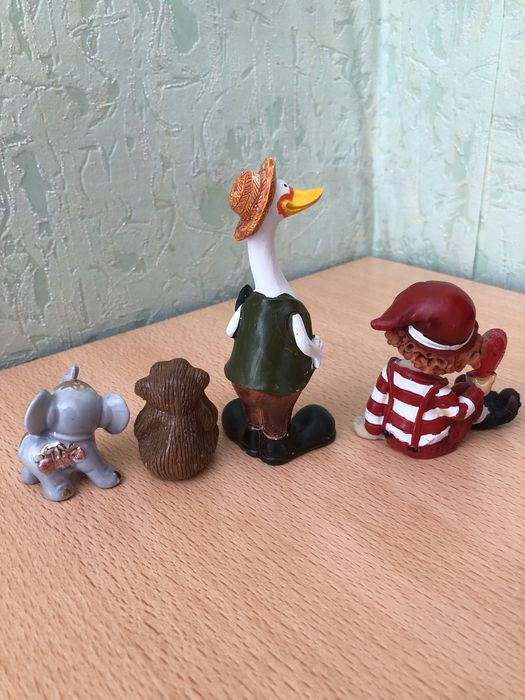 Статуэтки фигурки