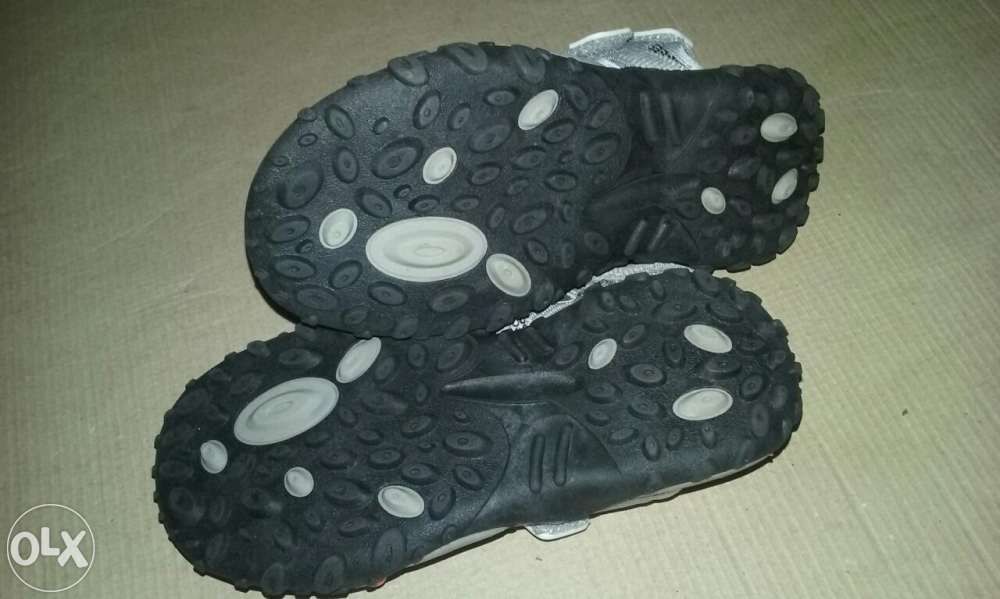 Sandale noi pentru copii, de la Next, marime 32 (20cm)