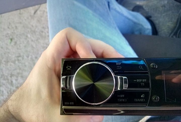 Carrozeria 970 holati zor, Bluetooth,aux,disk,usb lari