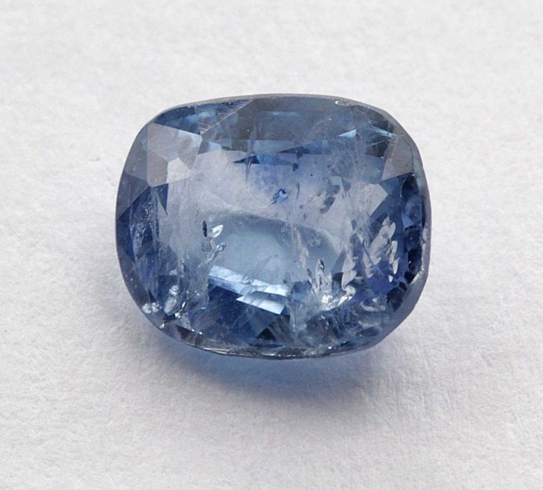 Сертифициран естествен виолетов Сапфир – 0,84 карата