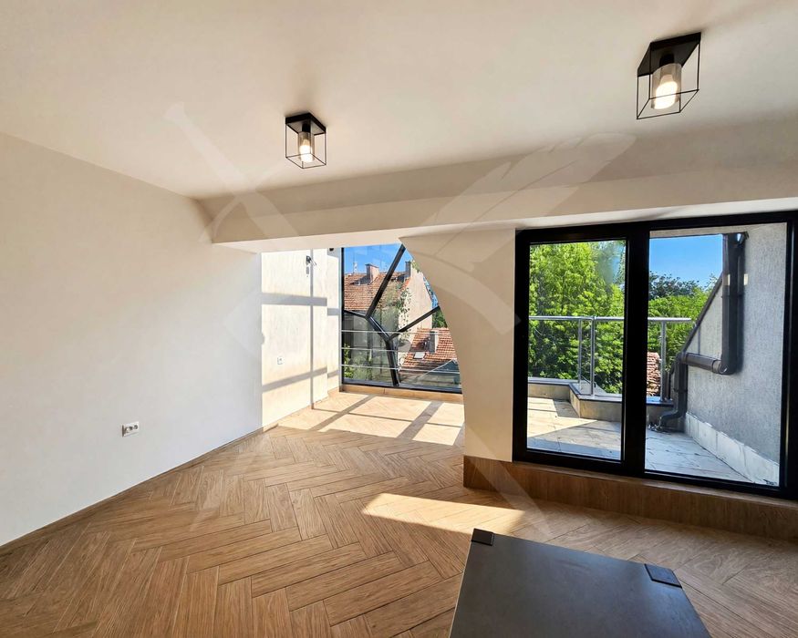 Продава се Мезонет в Бургас, Център - 131 кв.м за 2100 €/кв.м - Снимка #2