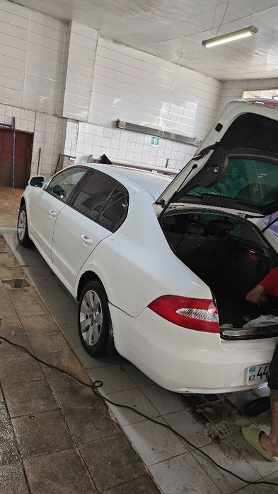 Машину продам  Шкода супер В6