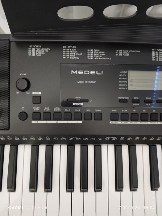 Продам синтезатор