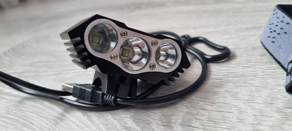 Lanterna foarte puternica bicicleta / pescuit / vanatoare / speologie