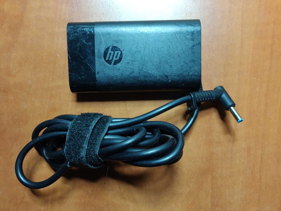Incarcator laptop original HP 65W mufa albastra pin central