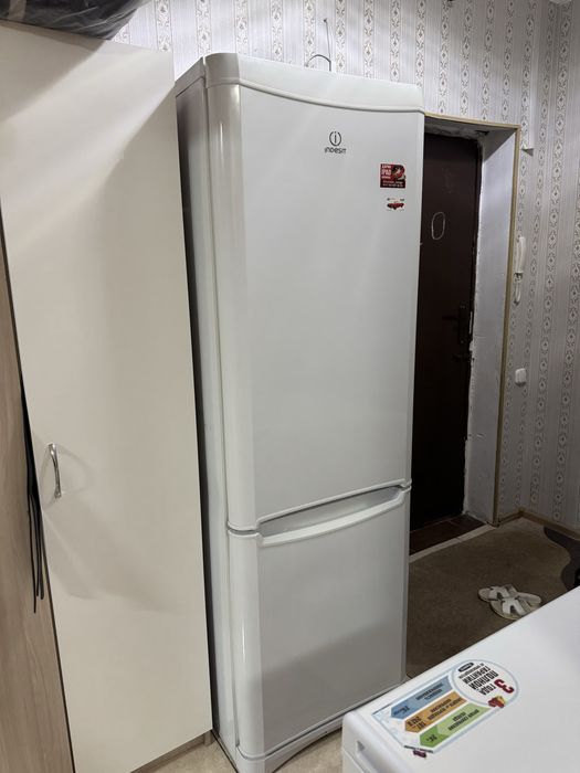 холодильник Indesit