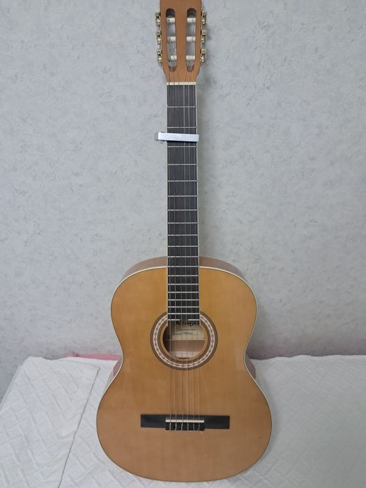 Классическая гитара KN39BR