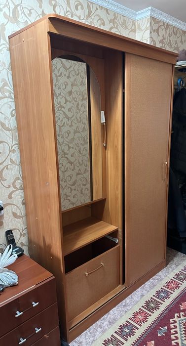 Продам шкаф в прихожую