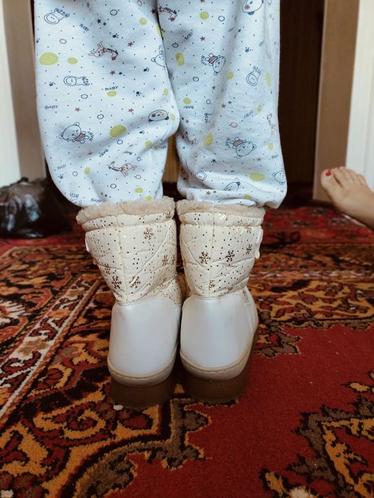 Сапоги новые продам