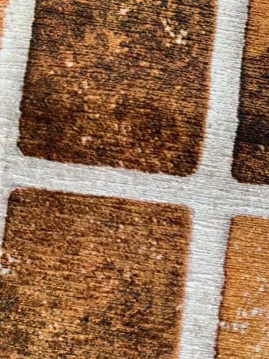 Килим за всекидневна.. Може да се пере . Произведен в Италия. 120/50см