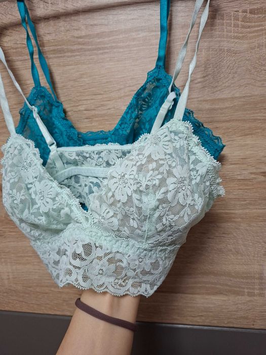 Set 2 sutiene dantela superbe, impecabile, marime B70