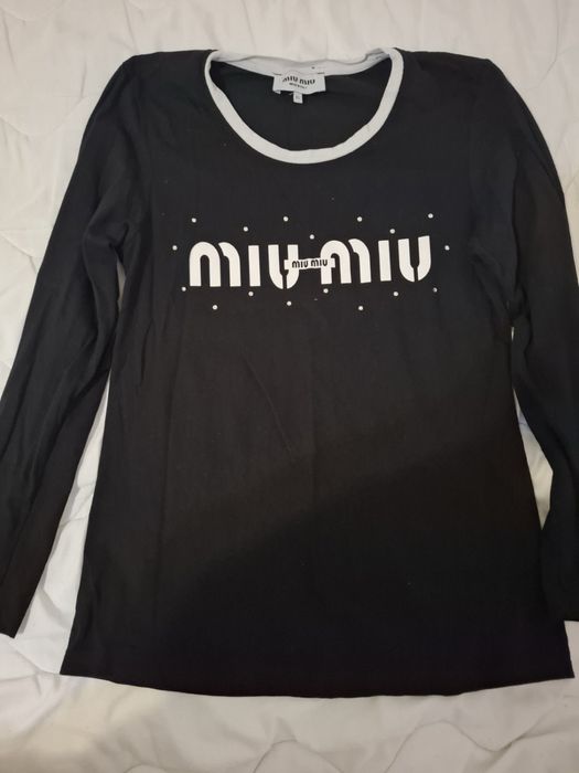 Различни видове тениски и блузи