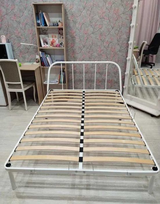 Двуспальная кровать, 160х200 см