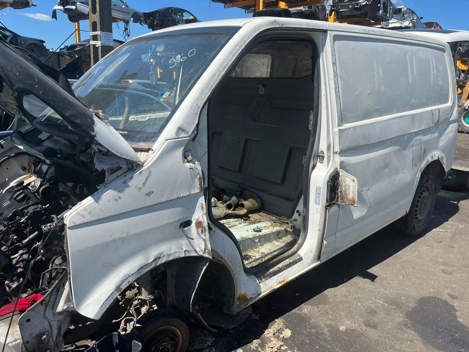 Dezmembrez Volkswagen Transporter - T5 (2003 - 2009), 1.9 tdi AXC, manual, AXC, JQQ