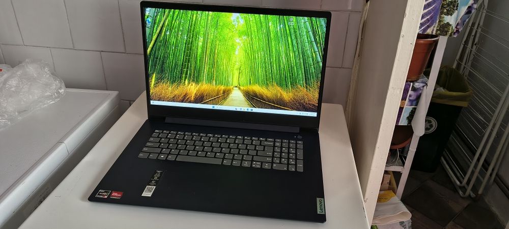 Laptop LENOVO -17"+20 GB RAM+4Tb SSD